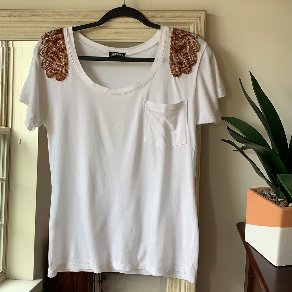 EXPRESS white t-shirt w/ gold embellishment (XS)✨